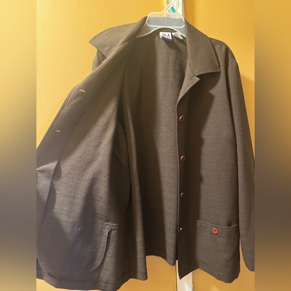 Blazer - Picture 3 of 4